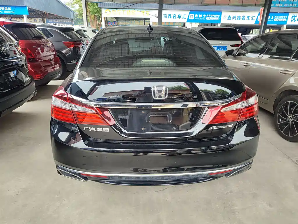 Honda Accord 2018 — фото 14