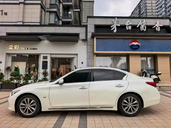 Infiniti Q50L 2017