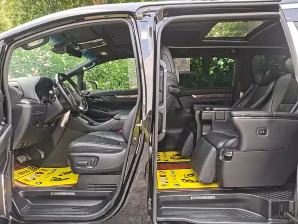 Toyota Vellfire 2023