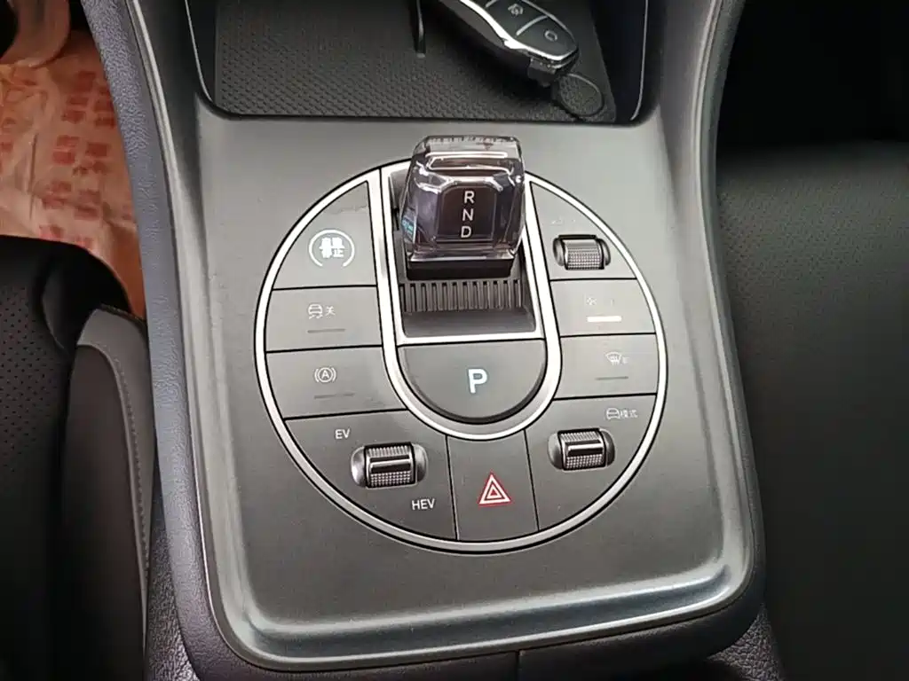BYD Seal 05 DM-i 2024 — фото 13