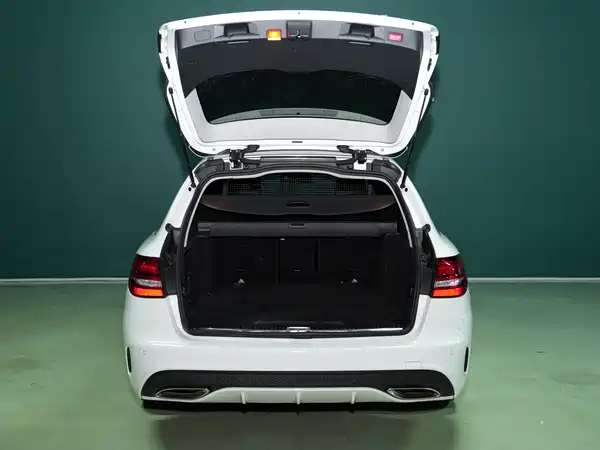 Mercedes-Benz C-Class 2018