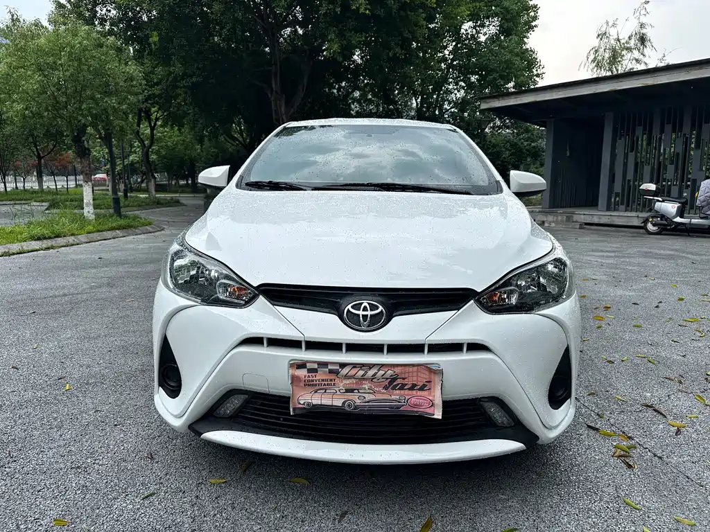 Toyota Yaris L 2017 — фото 3