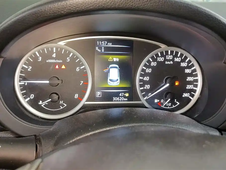 Nissan Tiida 2018 — фото 14