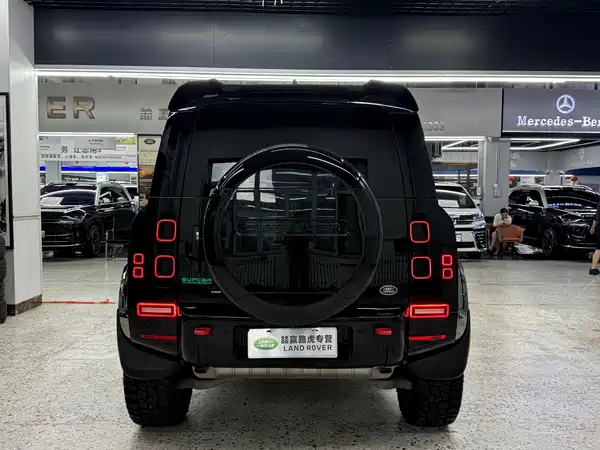 Land Rover Defender 2022
