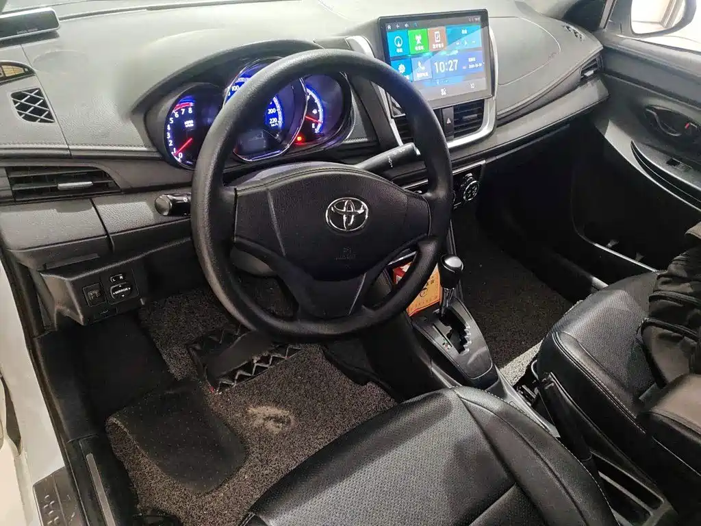 Toyota Yaris L 2018 — фото 13