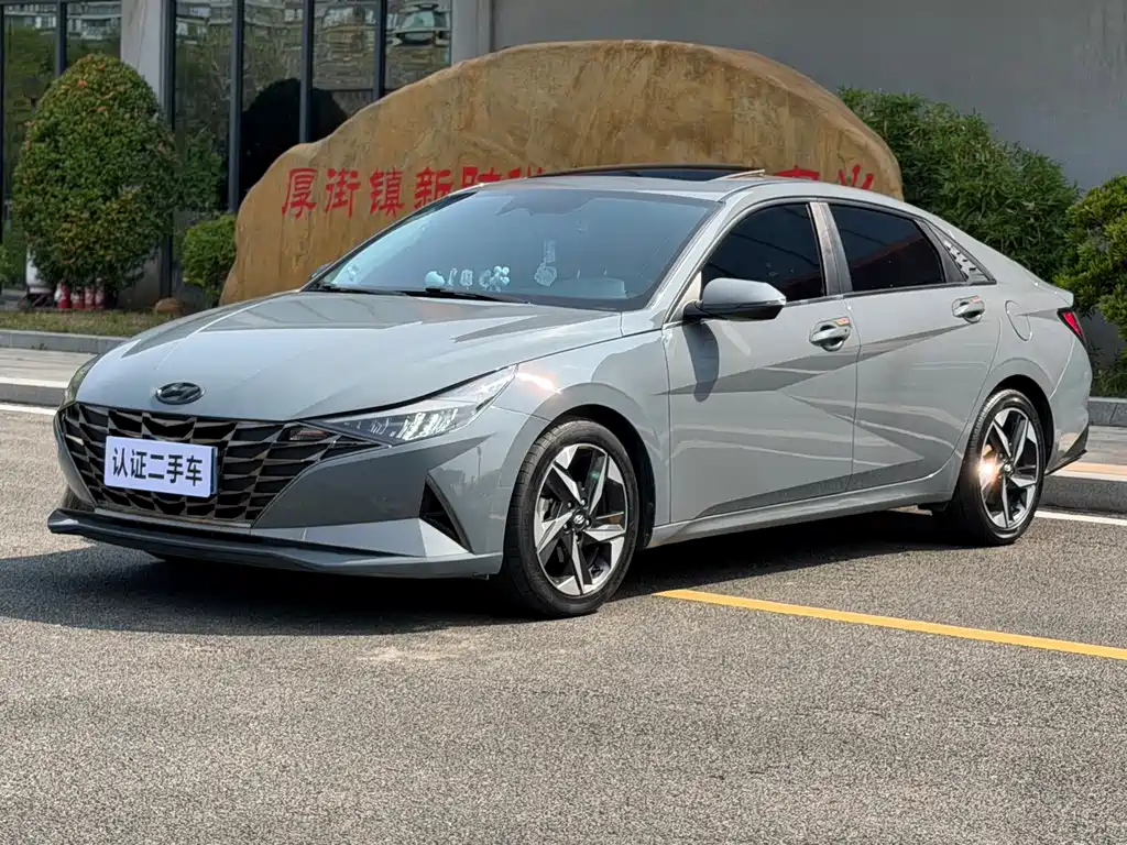 Hyundai Elantra 2021 — фото 1