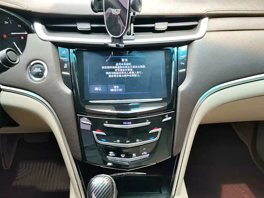 Cadillac XTS 2017 — фото 13