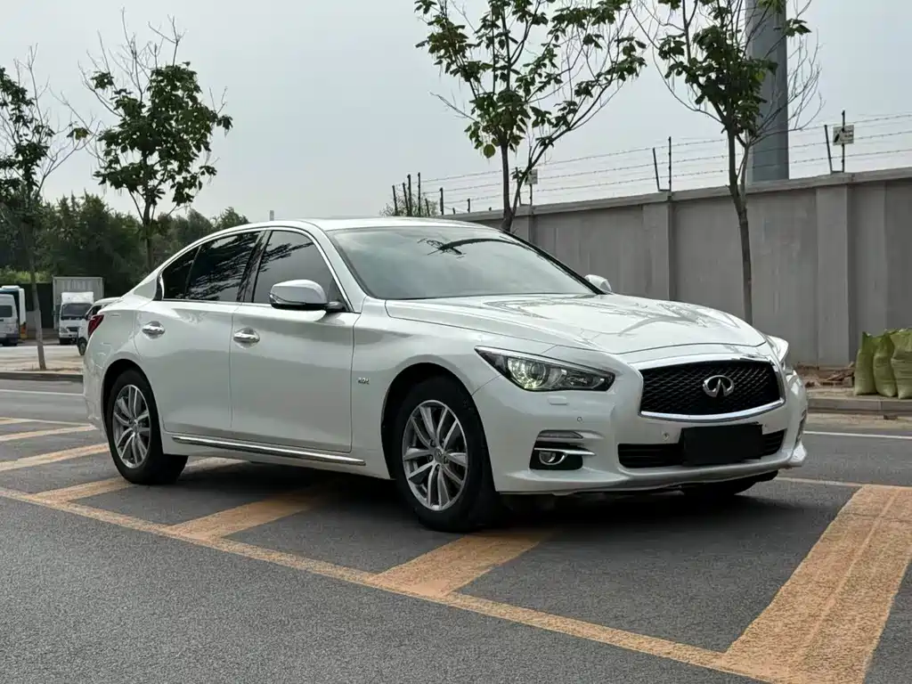 Infiniti Q50L 2016 — фото 3