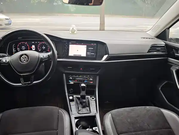 Volkswagen Sagitar 2021