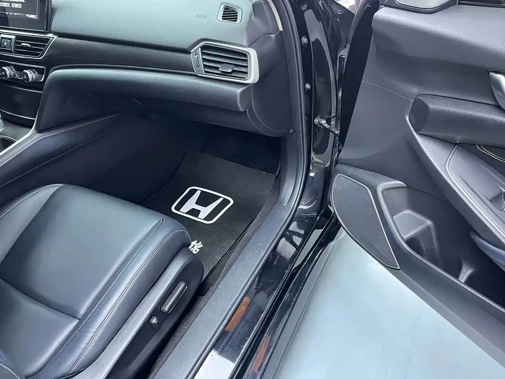Honda Accord 2023 — фото 12