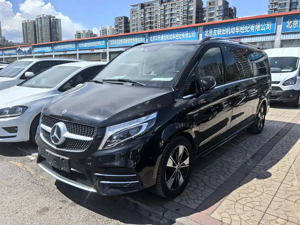 Mercedes-Benz V-Class 2021 — фото 1