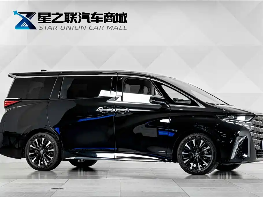 Toyota Alphard 2023 — фото 5