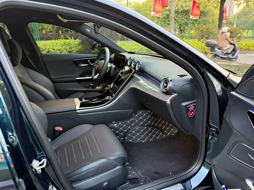 Mercedes-Benz C-Class 2023 — фото 9