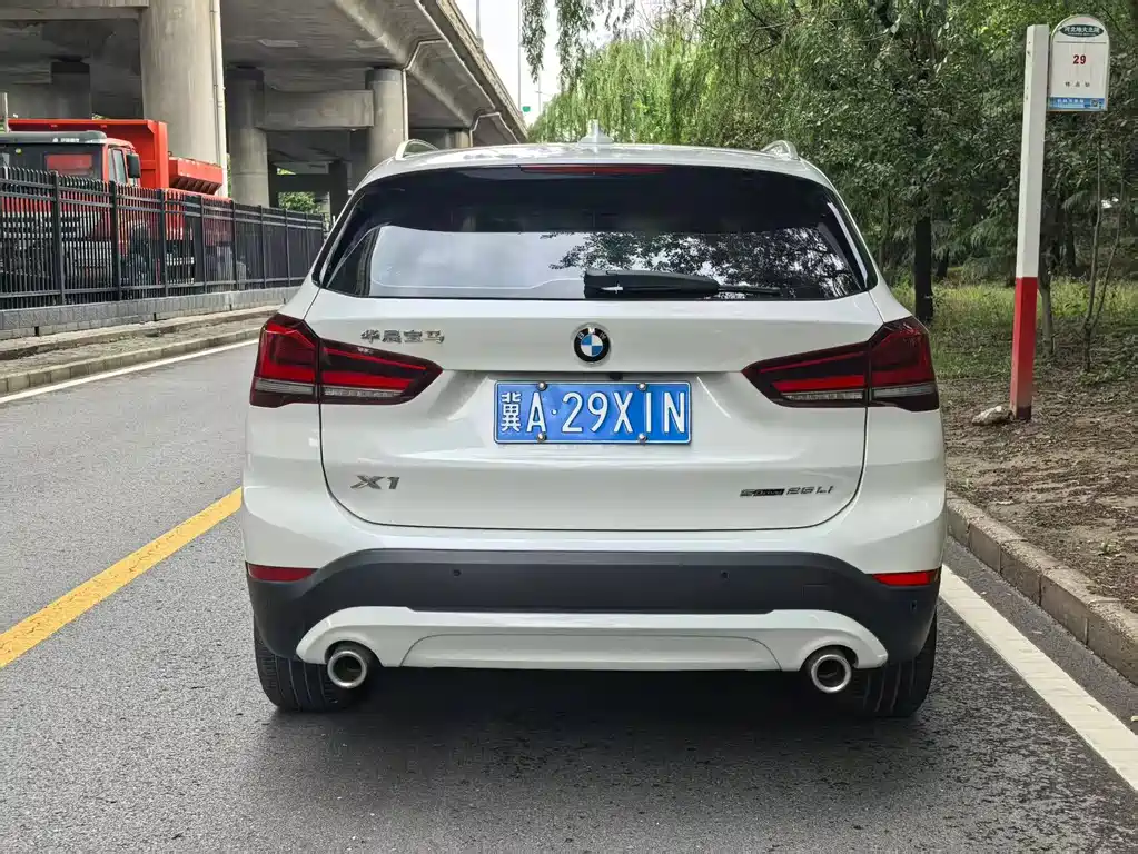 BMW X1 2021 — фото 5