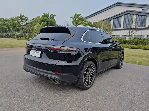 Porsche Cayenne 2022