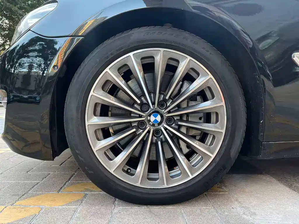 BMW 7 Series 2016 — фото 16