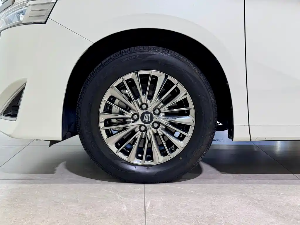 Toyota Vellfire 2023 — фото 9