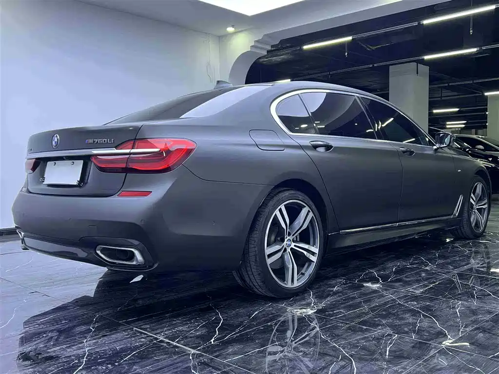 BMW 7 Series 2018 — фото 22