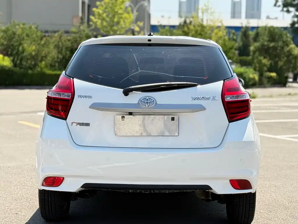 Toyota Yaris L 2018 — фото 8