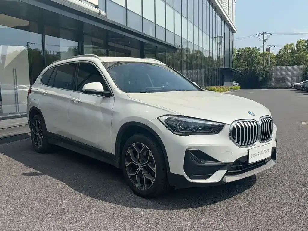 BMW X1 2021 — фото 3