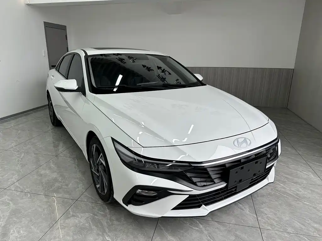 Hyundai Elantra 2024