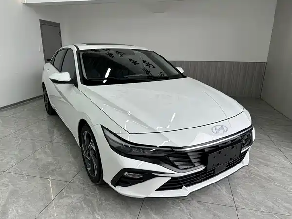 Hyundai Elantra 2024
