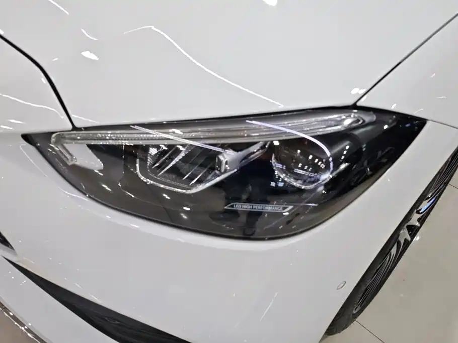 Mercedes-Benz C-Class 2024