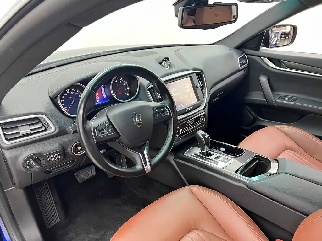 Maserati Ghibli 2014 — фото 11