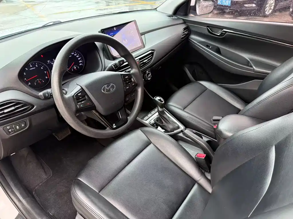 Hyundai Elantra 2019 — фото 4