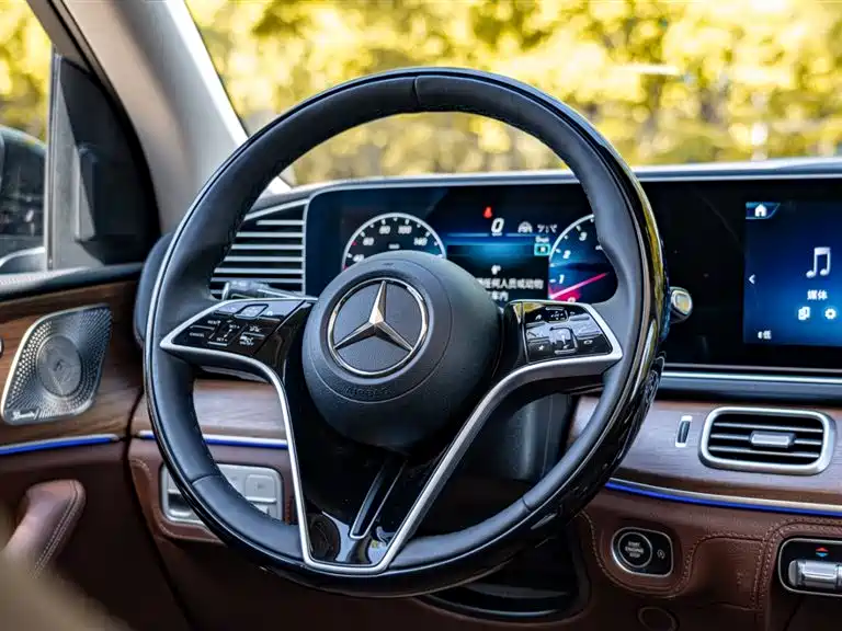 Mercedes-Benz GLS 2026 — фото 6