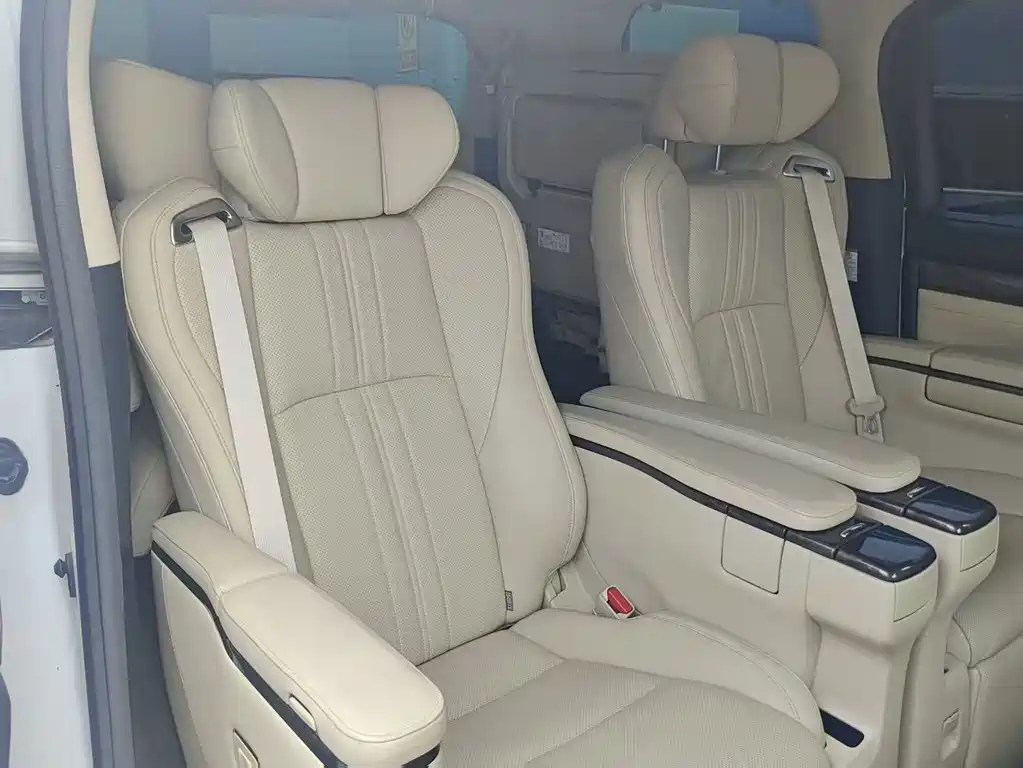 Toyota Alphard 2024 — фото 9