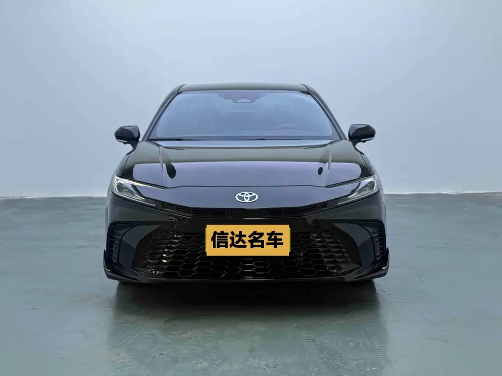 Toyota Camry 2026 — фото 2