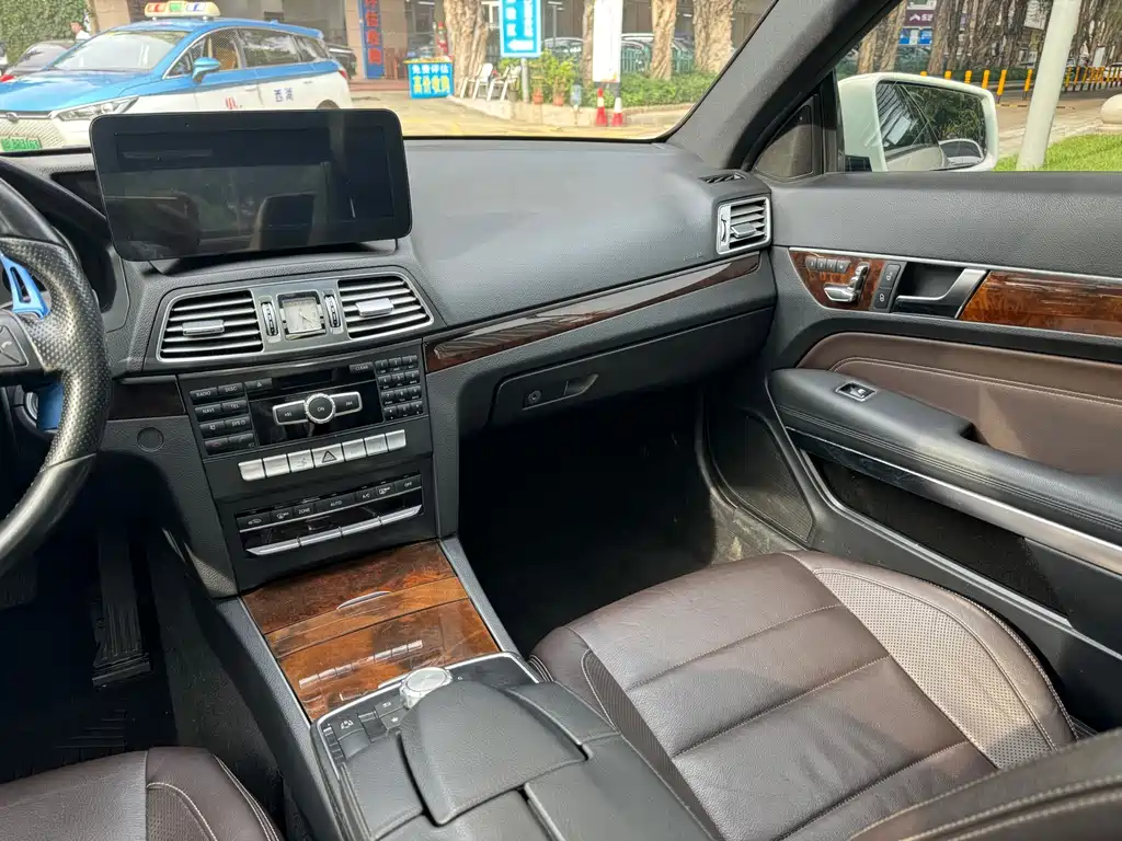 Mercedes-Benz E-Class 2015 — фото 9