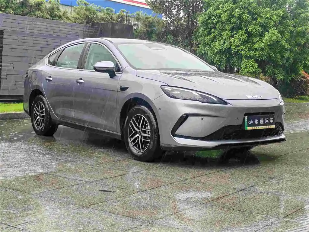 BYD Seal 05 DM-i 2025 — фото 2