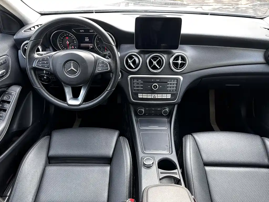Mercedes-Benz GLA 2018 — фото 9