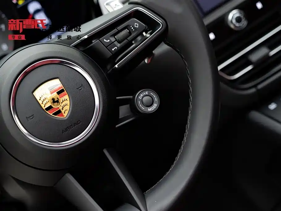 Porsche Macan 2023 — фото 22