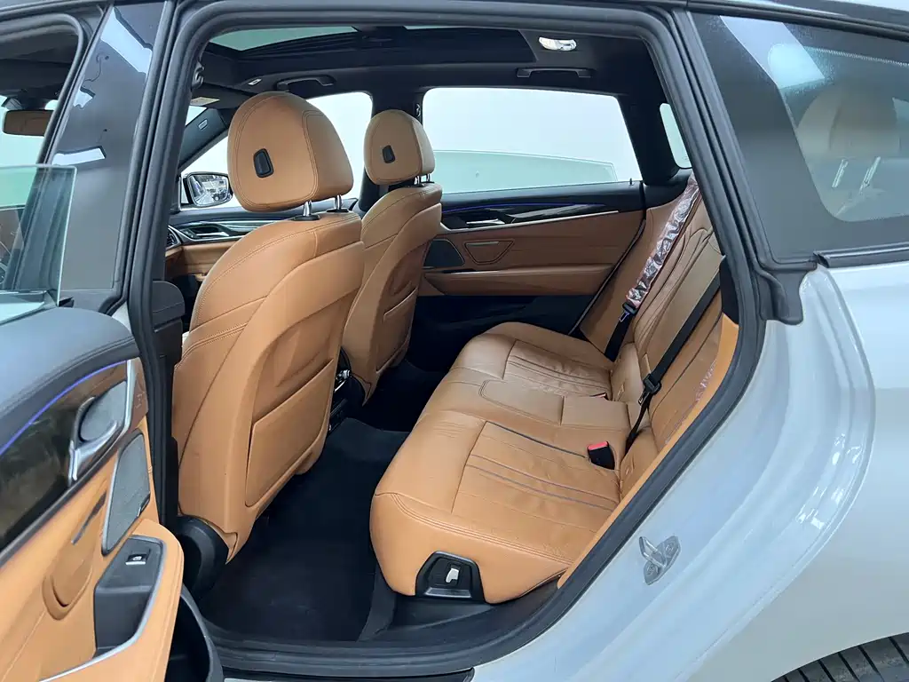 BMW 6 Series GT 2019 — фото 21
