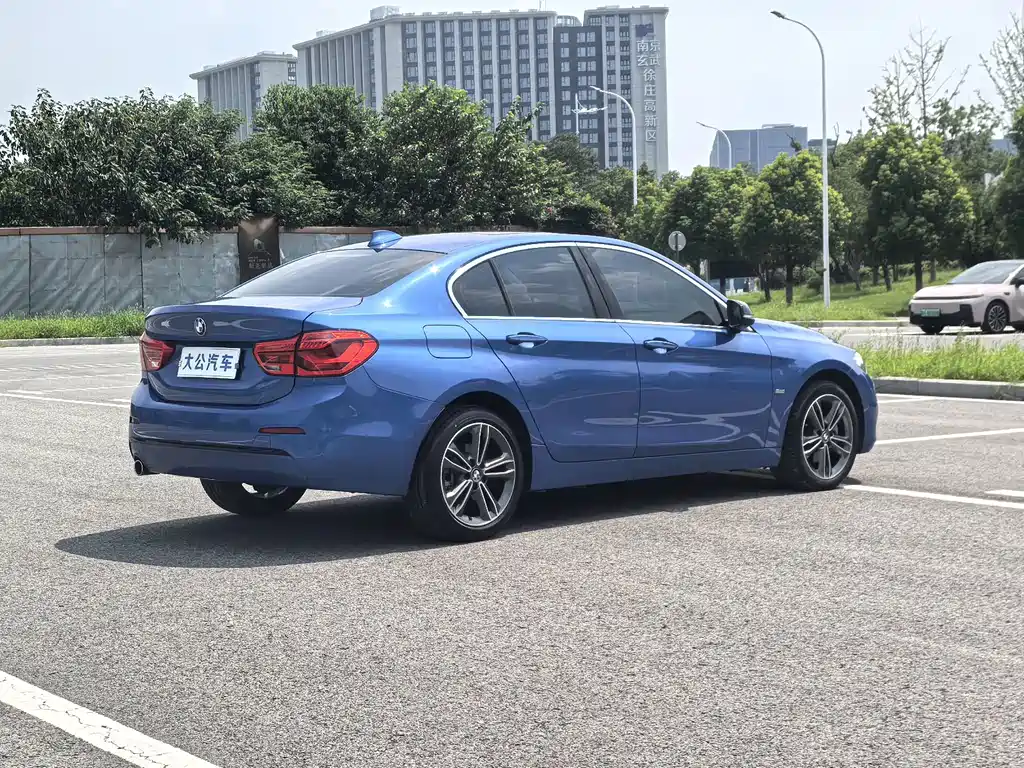 BMW 1 Series 2018 — фото 12