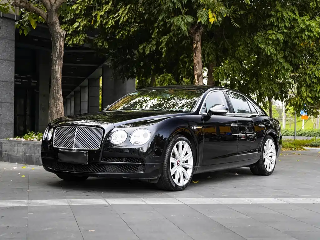 Bentley Flying Spur 2018 — фото 1