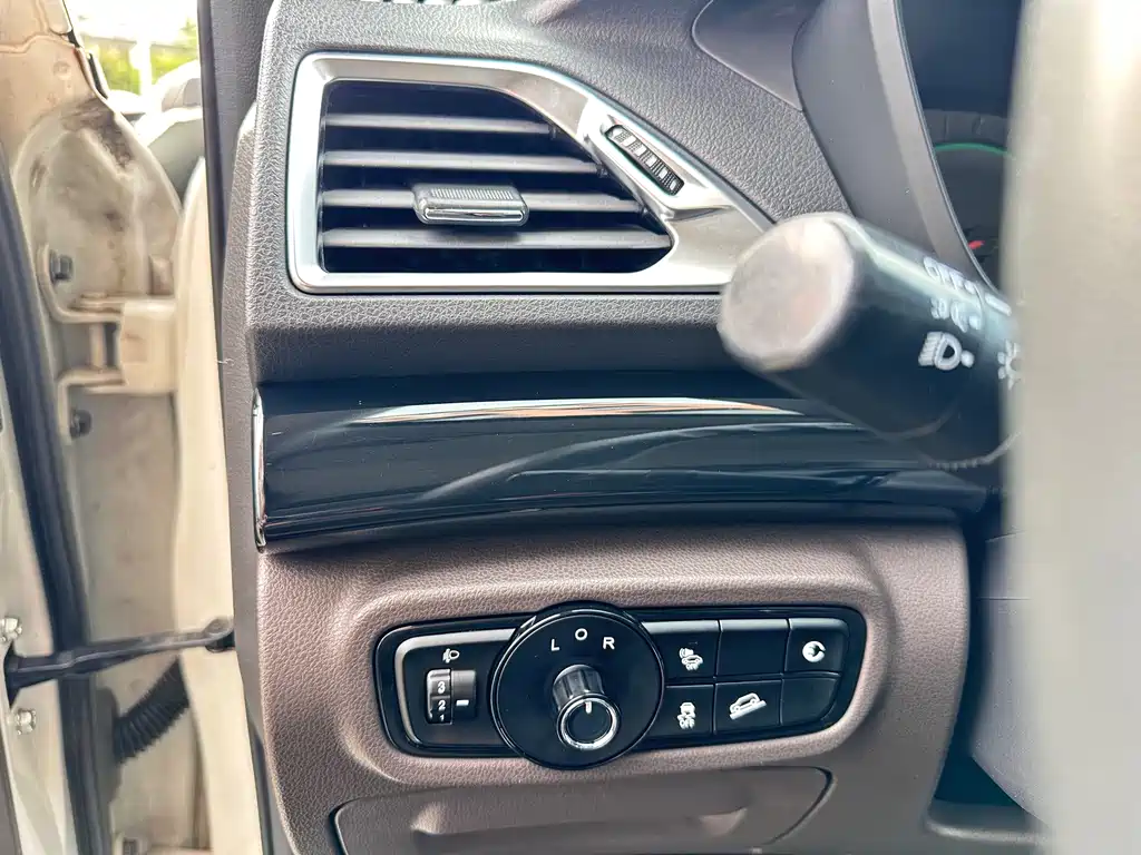 GAC Trumpchi GS4 New Energy 2018 — фото 18