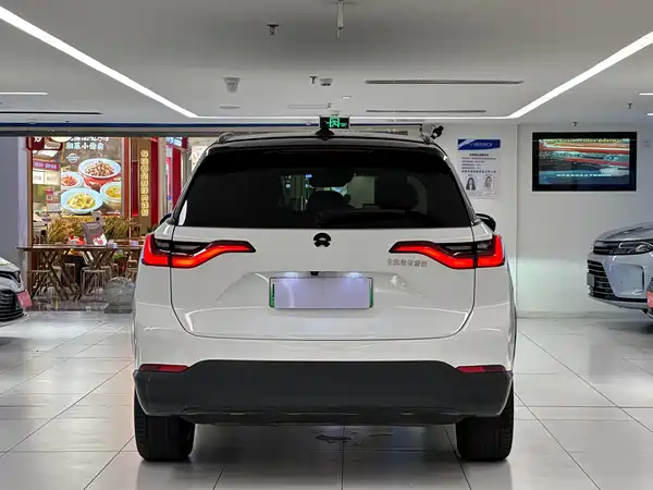 NIO ES8 2019