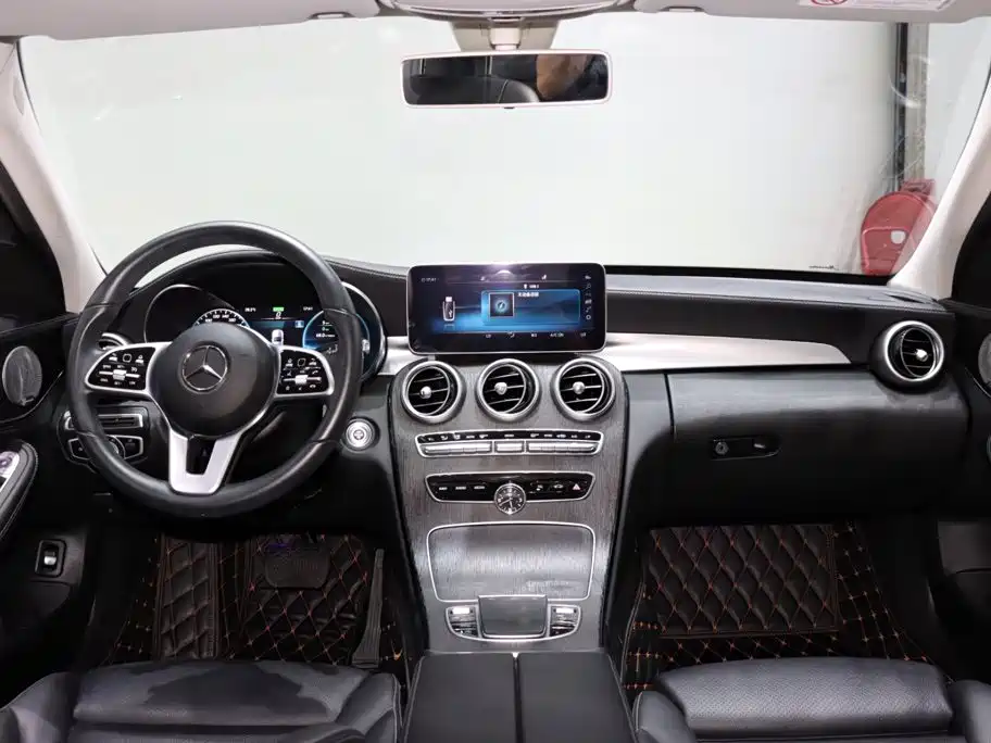 Mercedes-Benz C-Class 2020 — фото 11