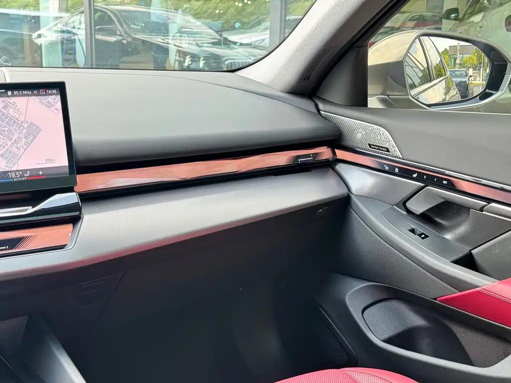 BMW i5 2024 — фото 16