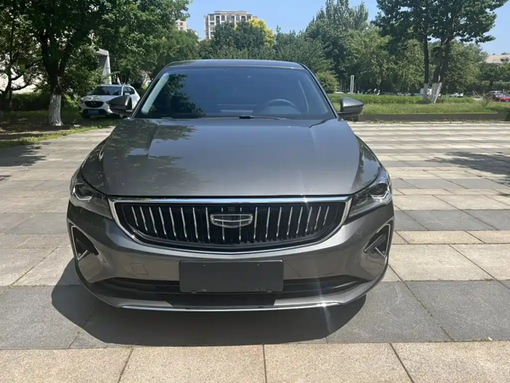 Geely Emgrand 2024