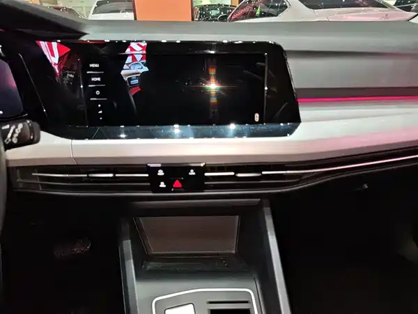 Volkswagen Golf 2023