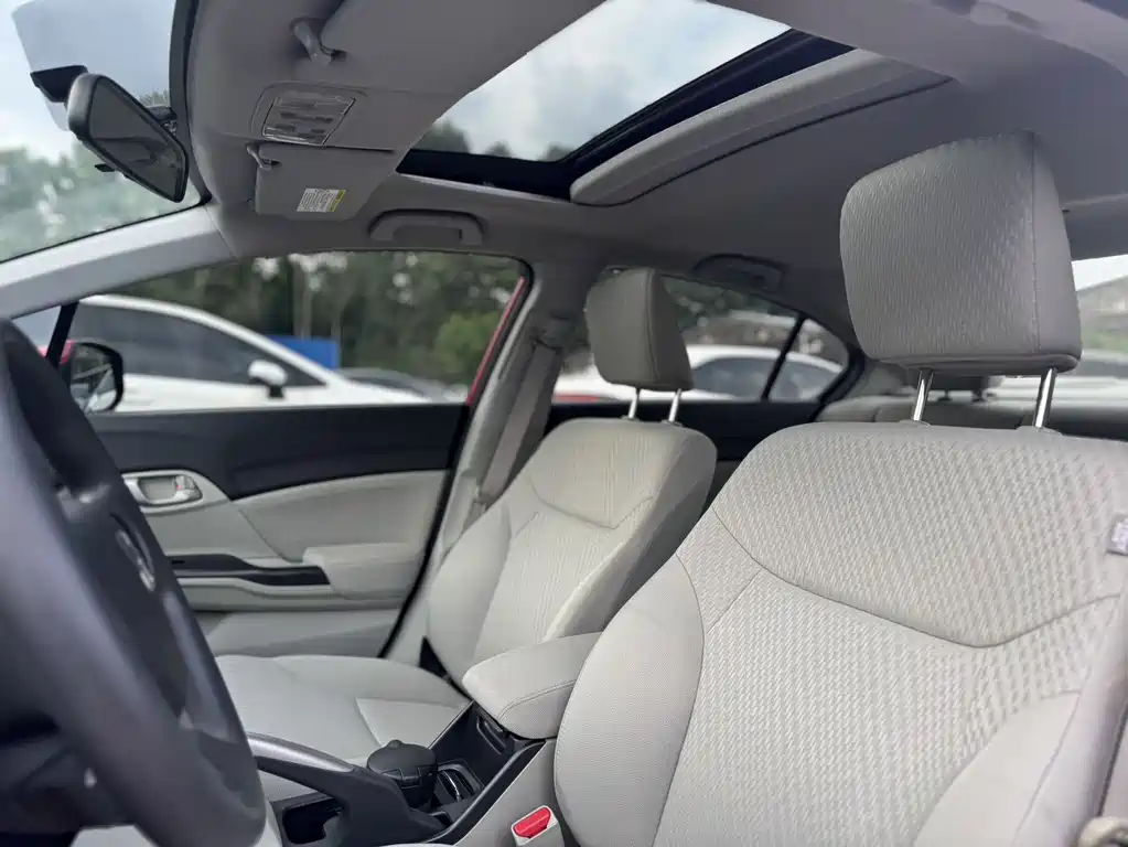 Honda Civic 2015 — фото 11