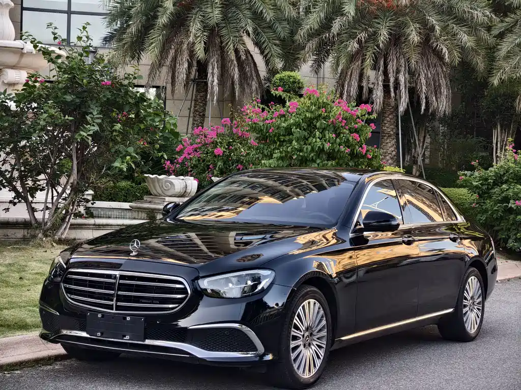 Mercedes-Benz E-Class 2022 — фото 1