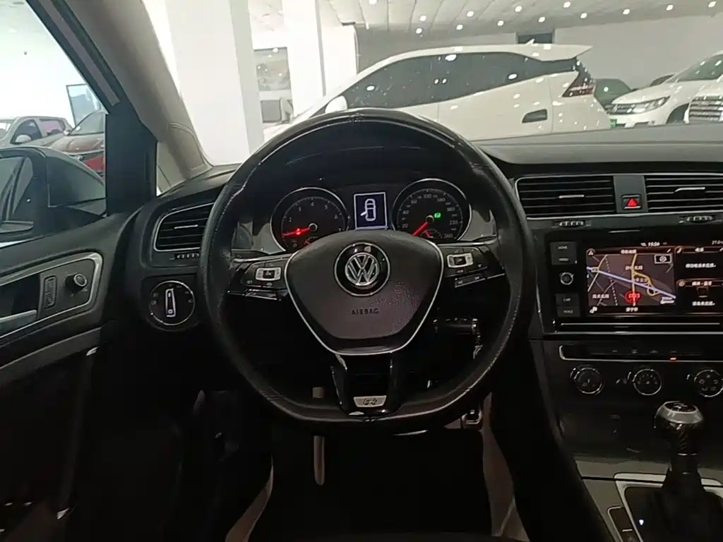 Volkswagen Golf 2019 — фото 11
