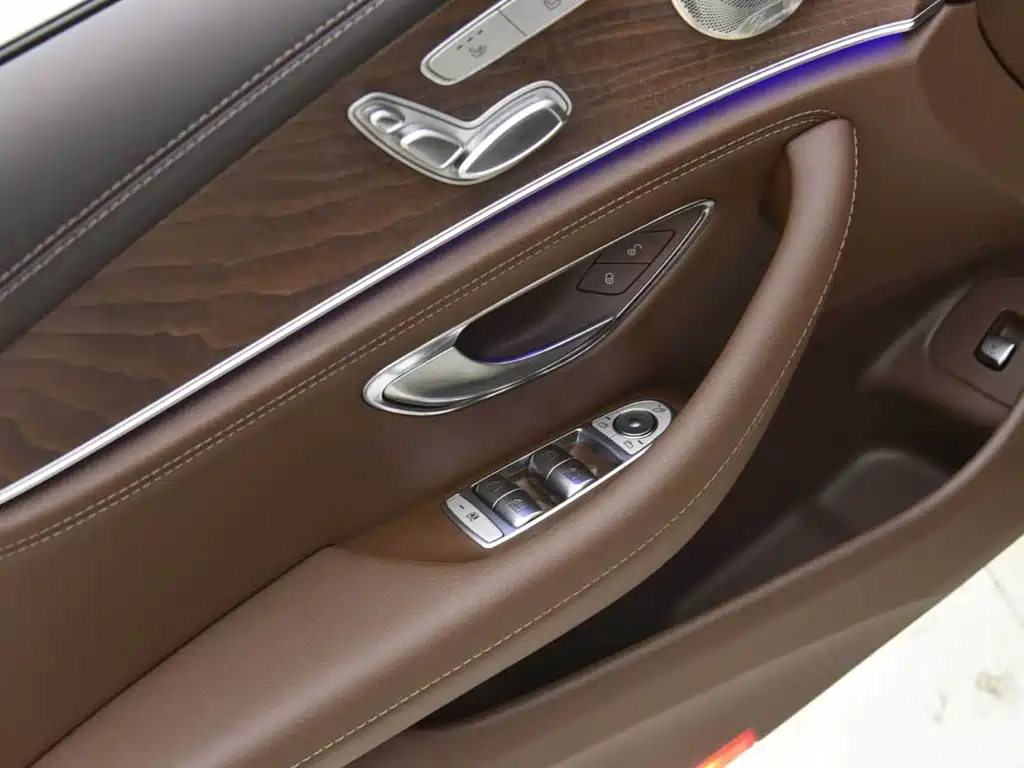 Mercedes-Benz E-Class 2022 — фото 10