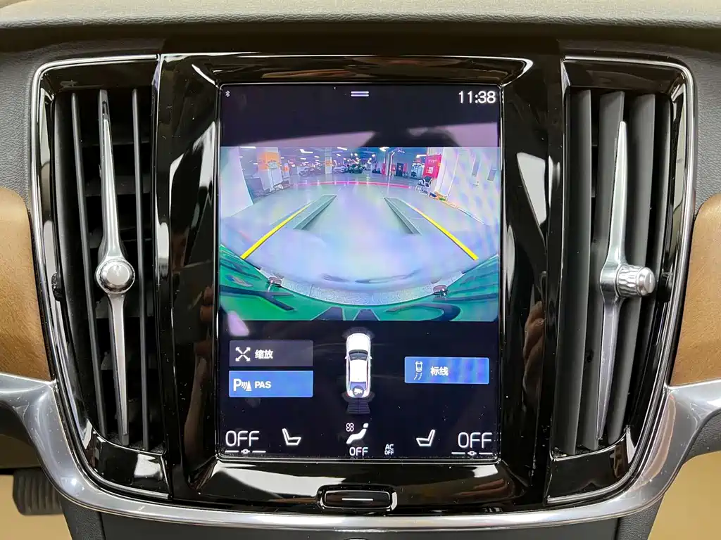 Volvo S90 Plug-In Hybrid 2020 — фото 15